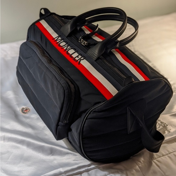 Moncler Kunlum Striped logo-embroidered quilted duffel - Picture 15 of 15